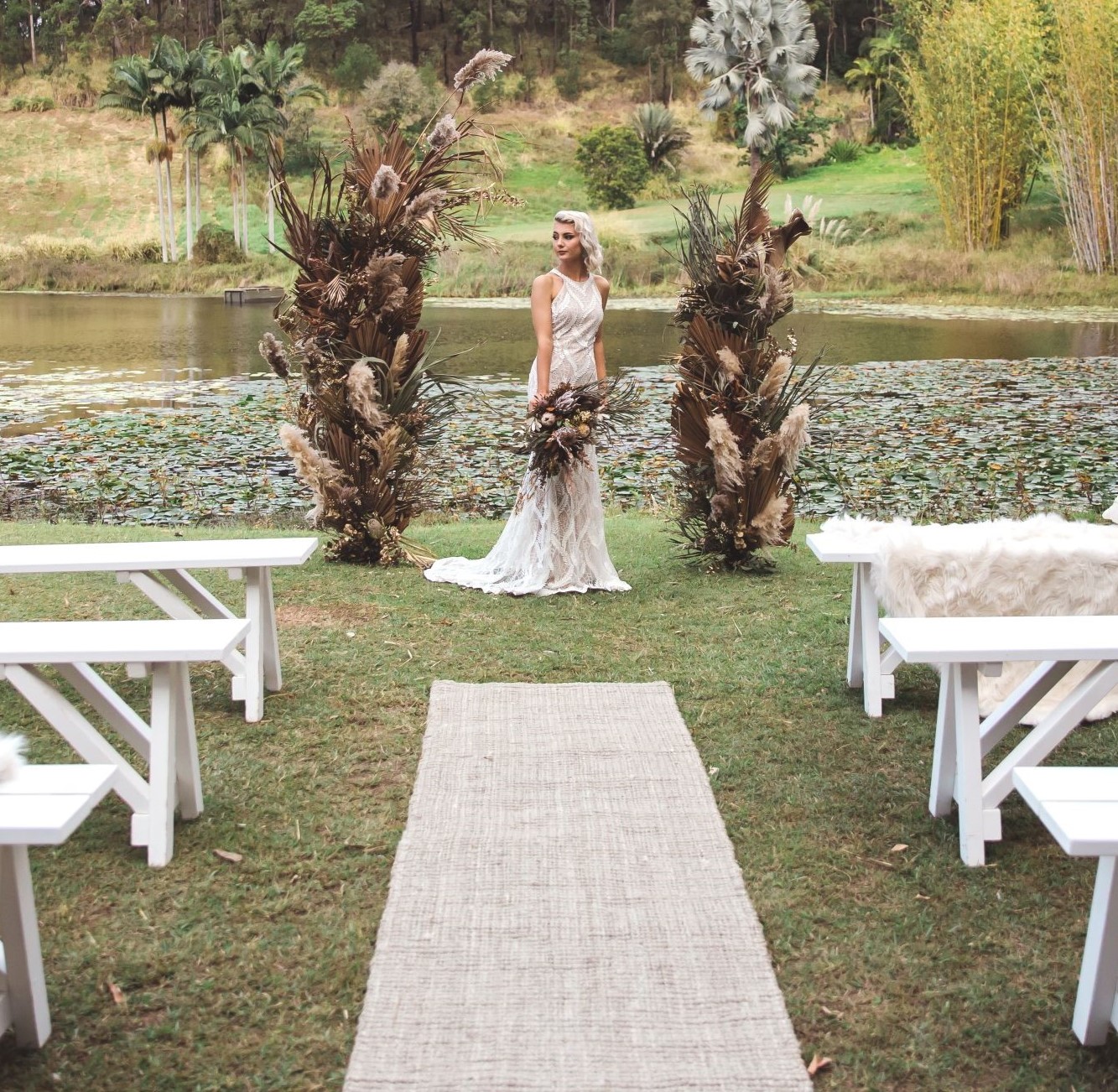 Organic ceremony with Seagrass aisle runner