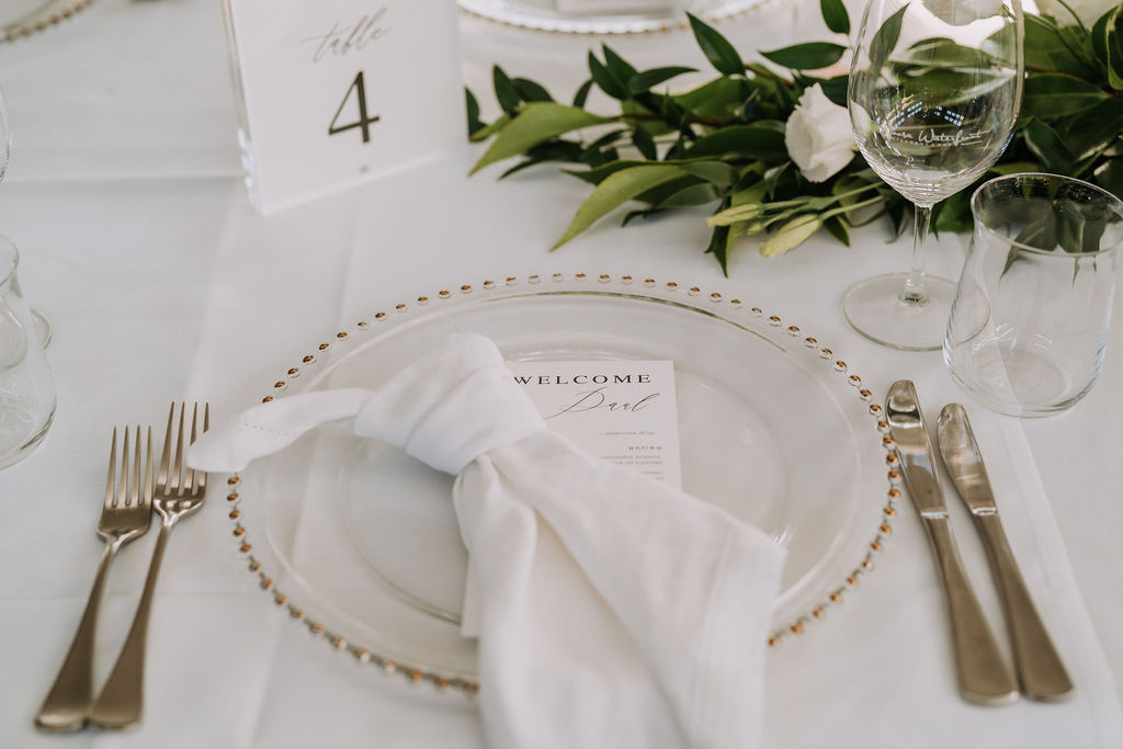 Simple-white linen-napkin-gold-charger