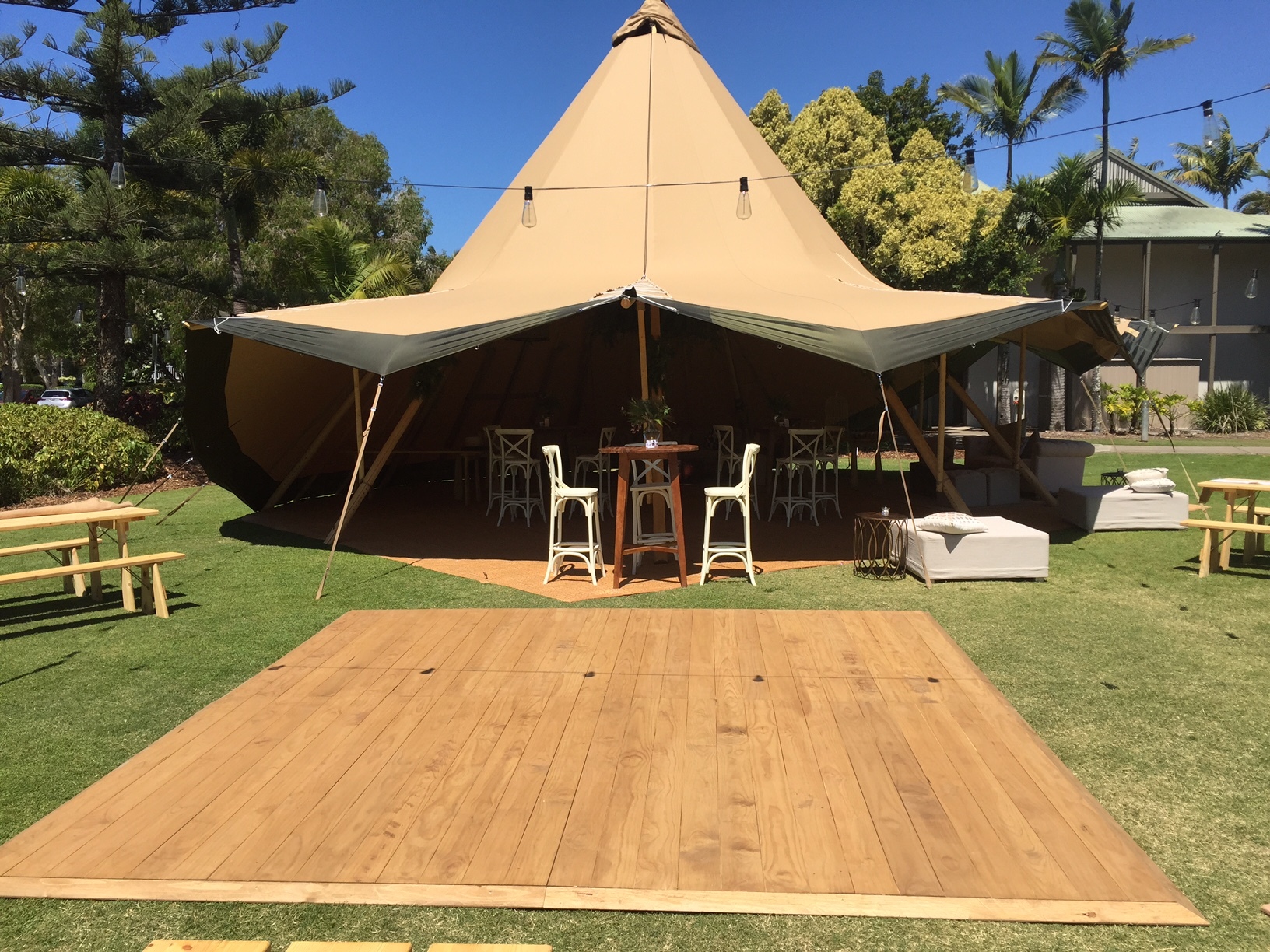 Hire Outdoor dance floor 